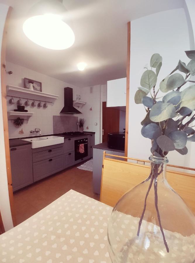 Apartamento Capelot ハカ エクステリア 写真